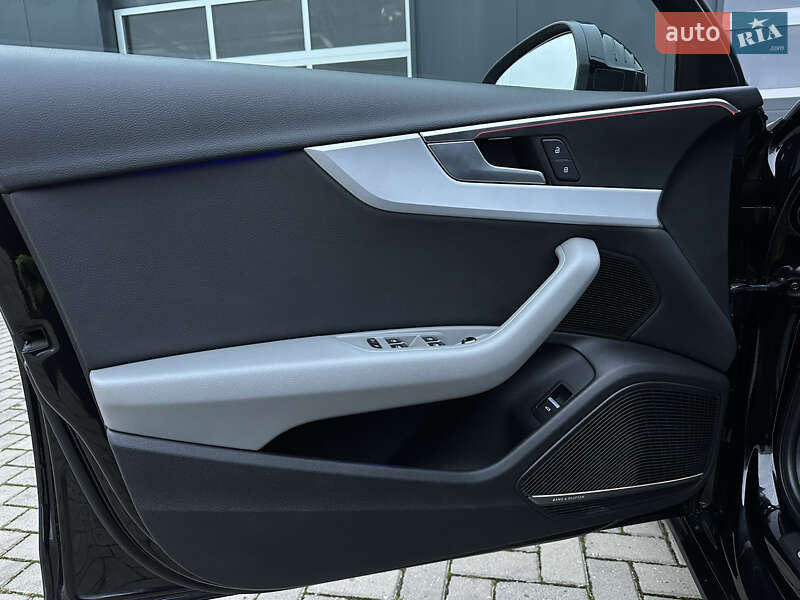 Седан Audi A4 2018 в Мукачево