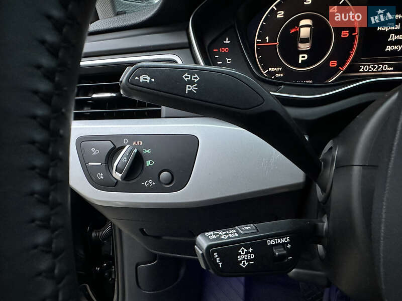 Седан Audi A4 2018 в Мукачево