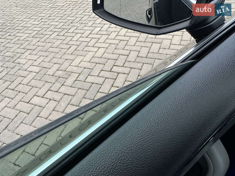 Седан Audi A4 2018 в Мукачево