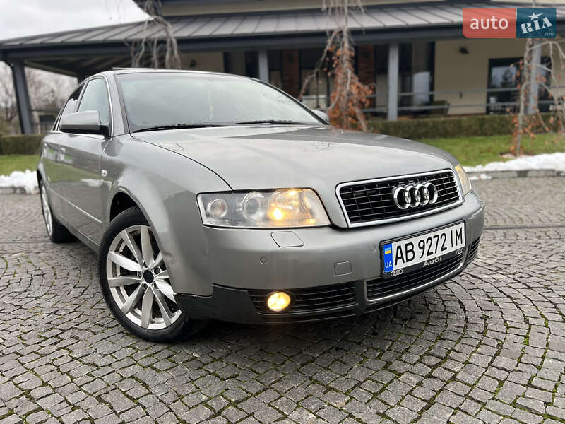 Седан Audi A4 2003 в Жовкві