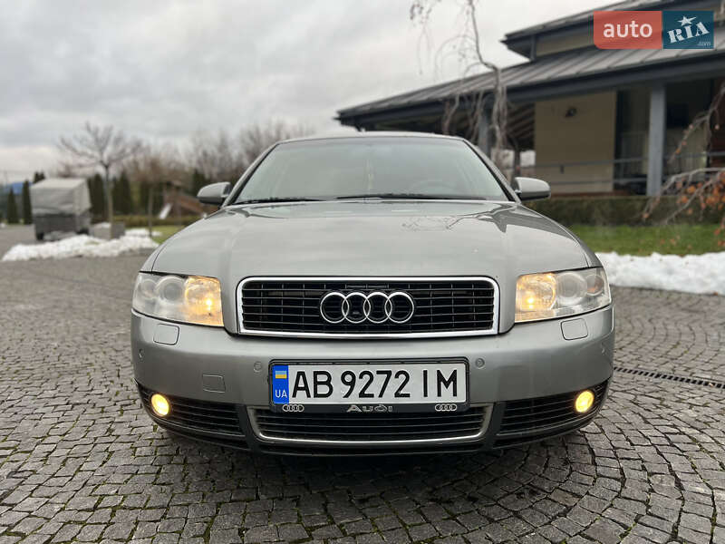 Седан Audi A4 2003 в Жовкві