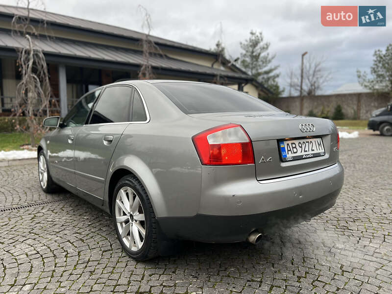 Седан Audi A4 2003 в Жовкві