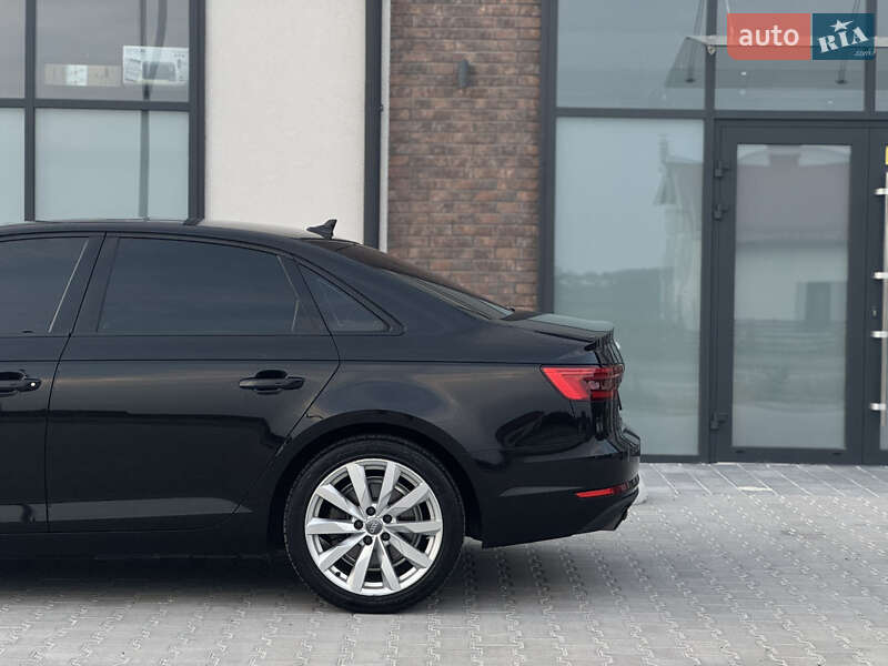 Седан Audi A4 2016 в Тернополі