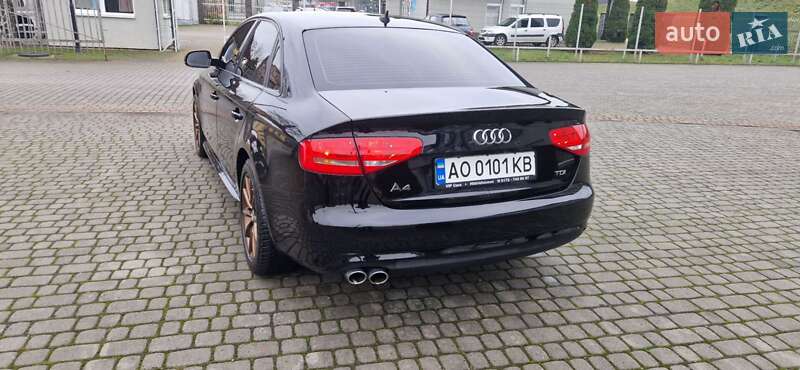 Седан Audi A4 2013 в Мукачевому