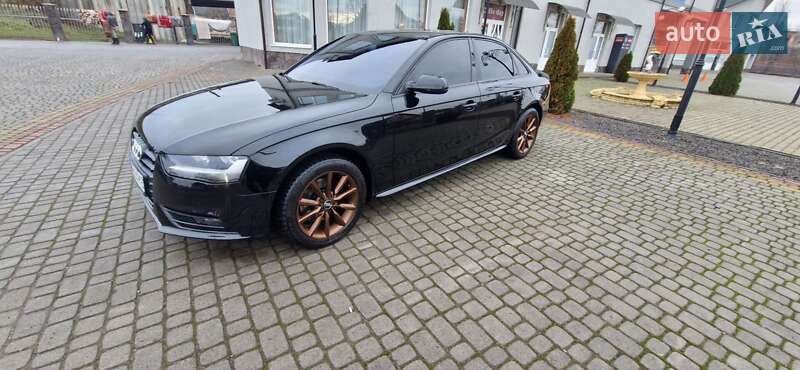 Седан Audi A4 2013 в Мукачевому
