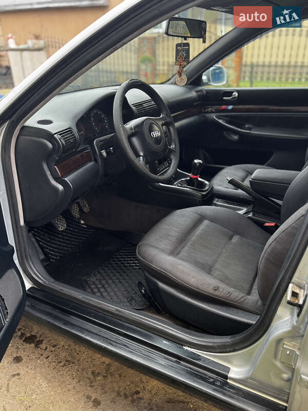Универсал Audi A4 1997 в Снятине