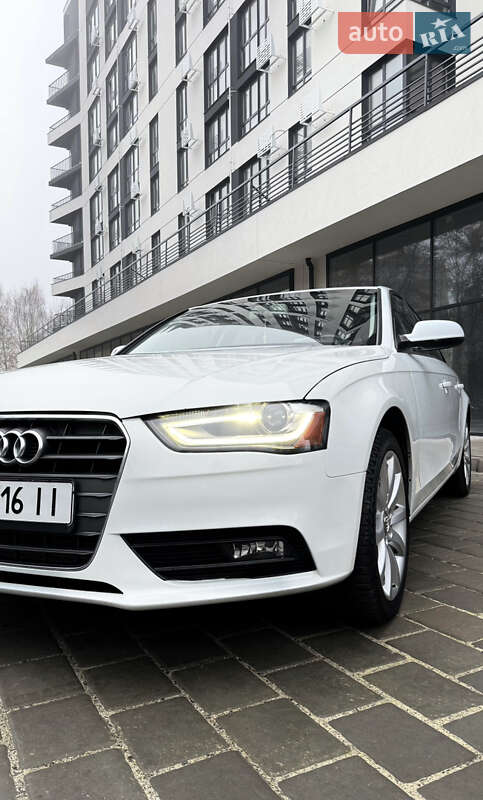 Седан Audi A4 2013 в Ровно