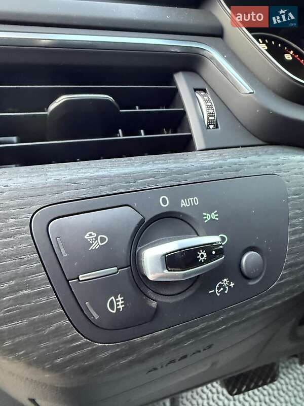 Седан Audi A4 2016 в Сумах