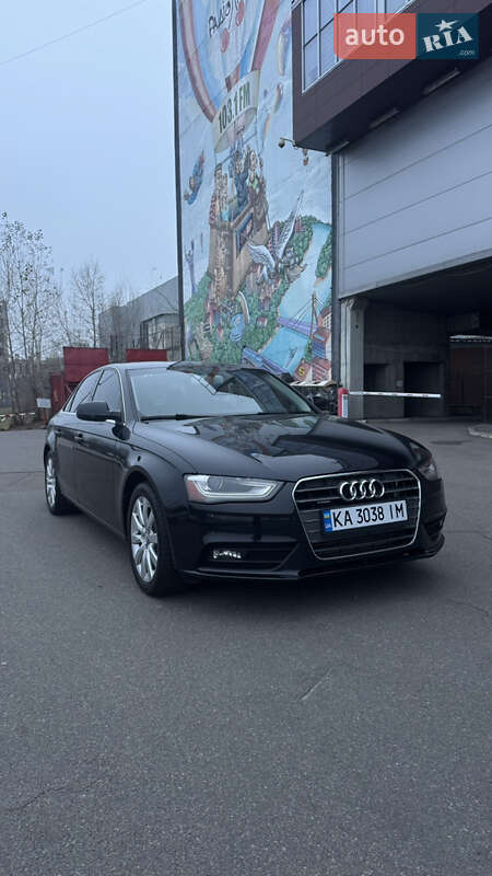 Седан Audi A4 2012 в Києві
