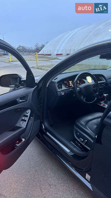 Седан Audi A4 2012 в Києві