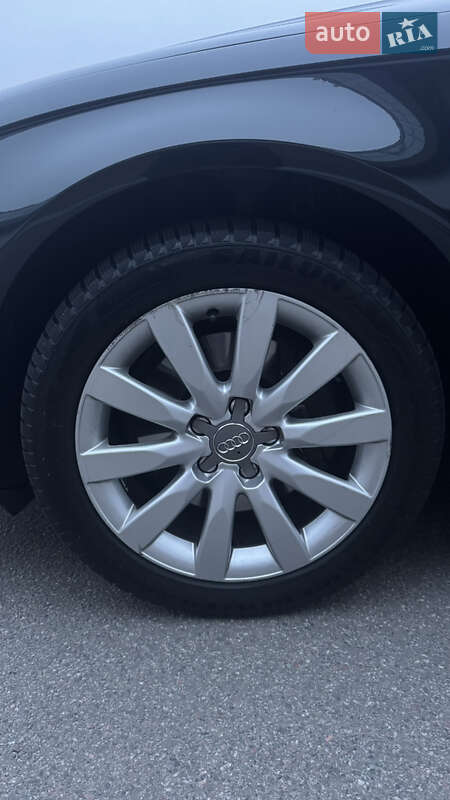 Седан Audi A4 2012 в Києві