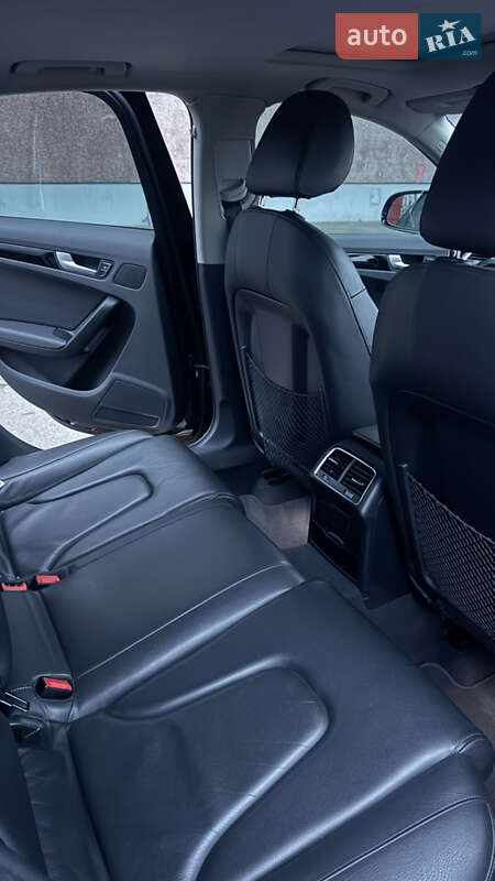 Седан Audi A4 2012 в Києві