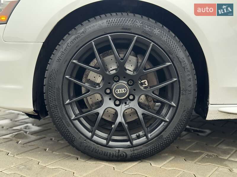 Седан Audi A4 2013 в Виннице