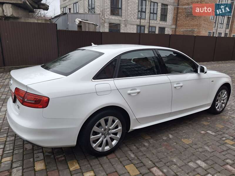 Седан Audi A4 2014 в Каменец-Подольском