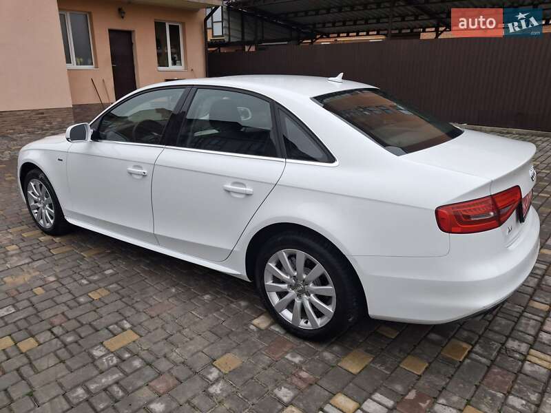 Седан Audi A4 2014 в Каменец-Подольском