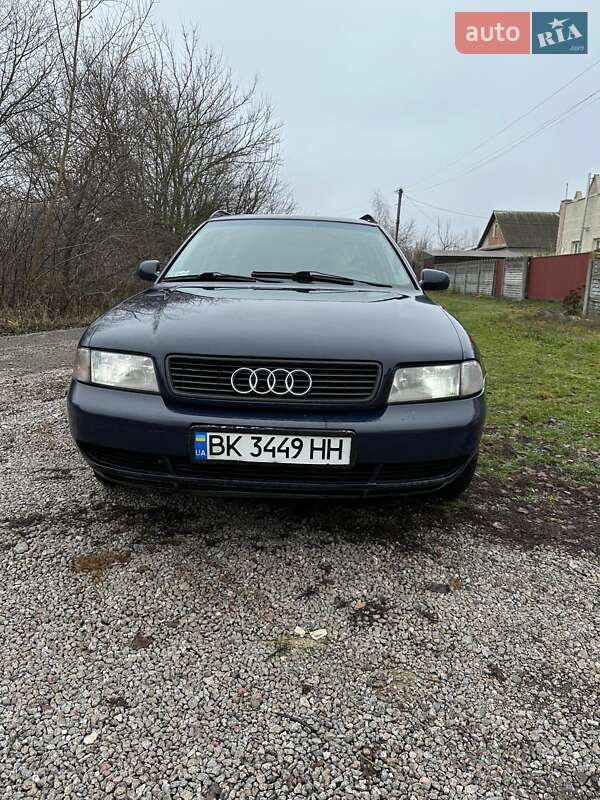 Универсал Audi A4 1996 в Киеве