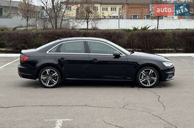Седан Audi A4 2016 в Киеве