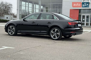 Седан Audi A4 2016 в Киеве