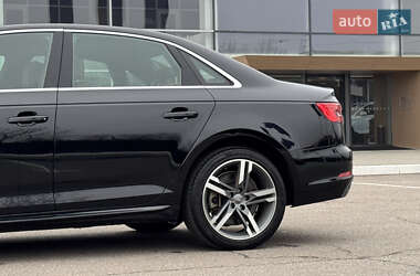 Седан Audi A4 2016 в Киеве