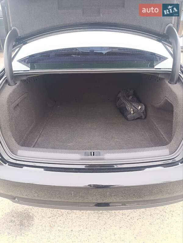 Седан Audi A4 2012 в Киеве фото 19 Седан Audi A4 2012 в Киеве