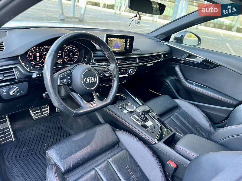 Седан Audi A4 2017 в Львове
