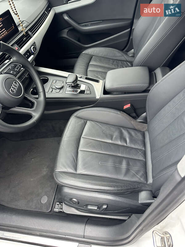 Седан Audi A4 2017 в Львове