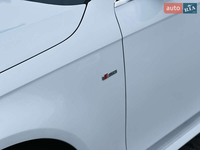 Седан Audi A4 2013 в Харкові