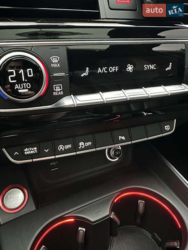 Седан Audi A4 2017 в Днепре