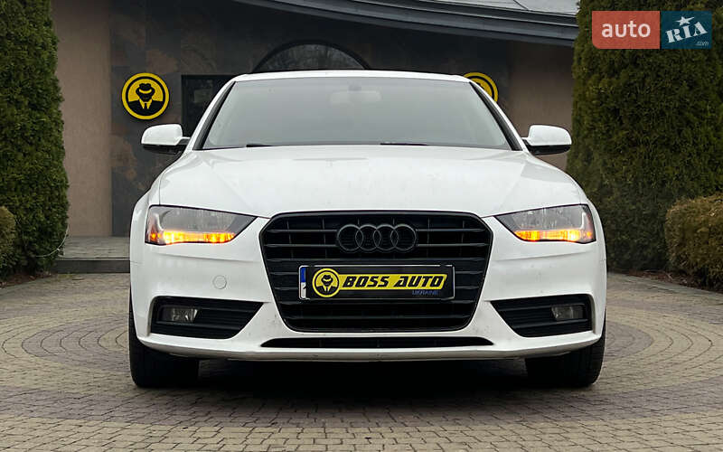 Седан Audi A4 2013 в Львове