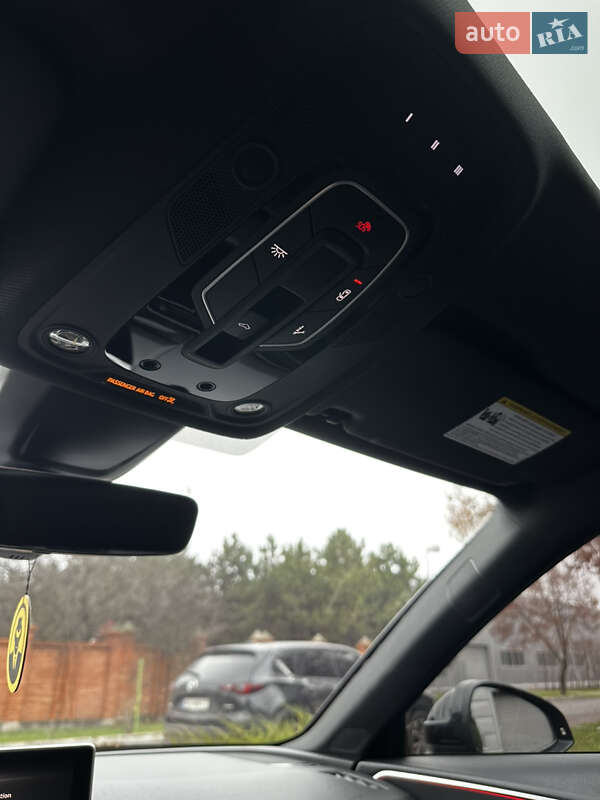 Седан Audi A4 2017 в Днепре