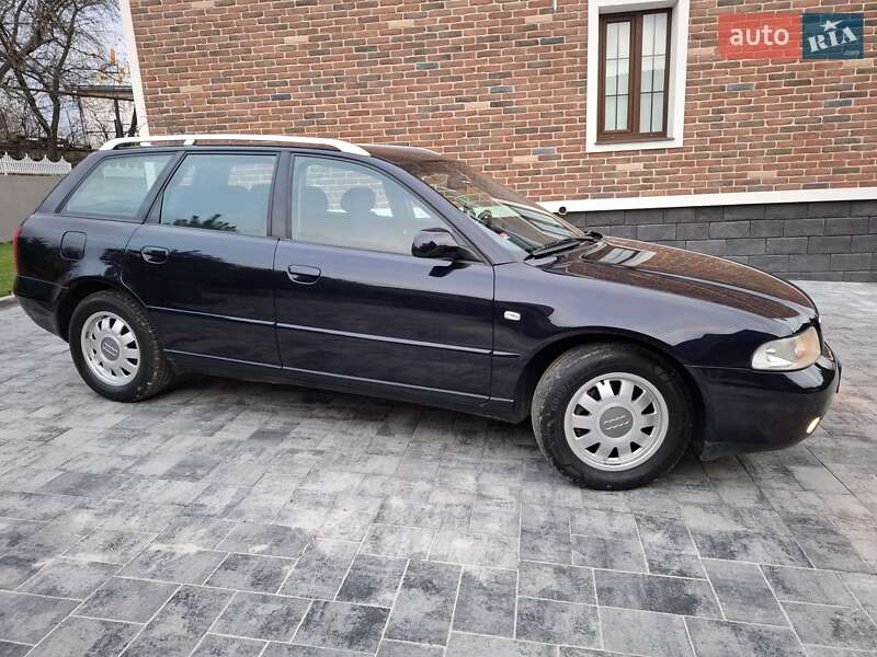 Универсал Audi A4 2000 в Черновцах