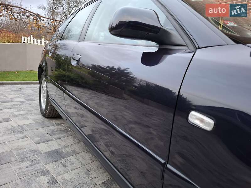 Универсал Audi A4 2000 в Черновцах