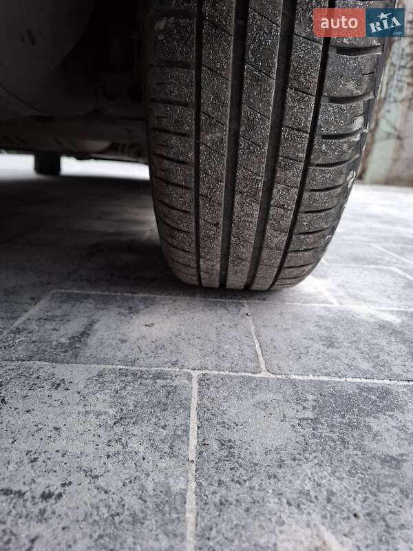 Универсал Audi A4 2000 в Черновцах