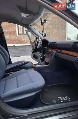 Универсал Audi A4 2000 в Черновцах