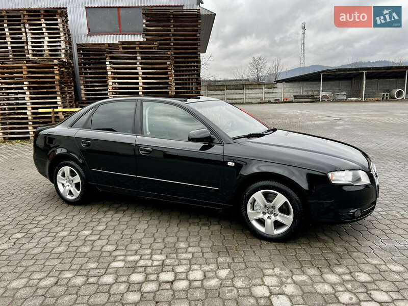 Седан Audi A4 2006 в Надворной