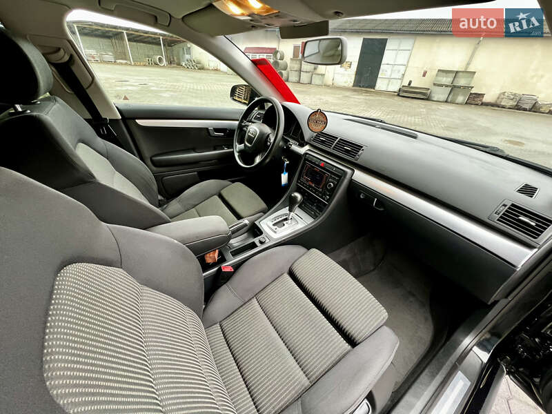 Седан Audi A4 2006 в Надворной