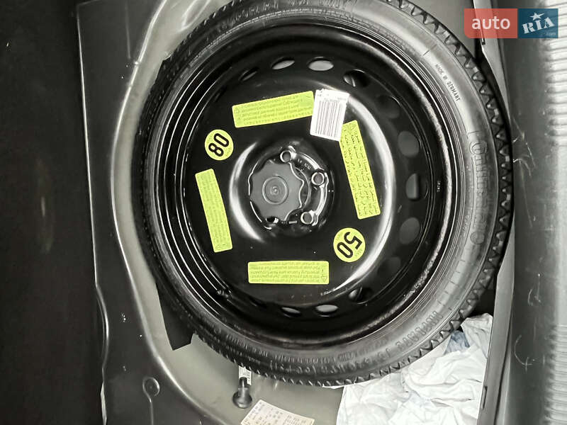 Седан Audi A4 2013 в Днепре