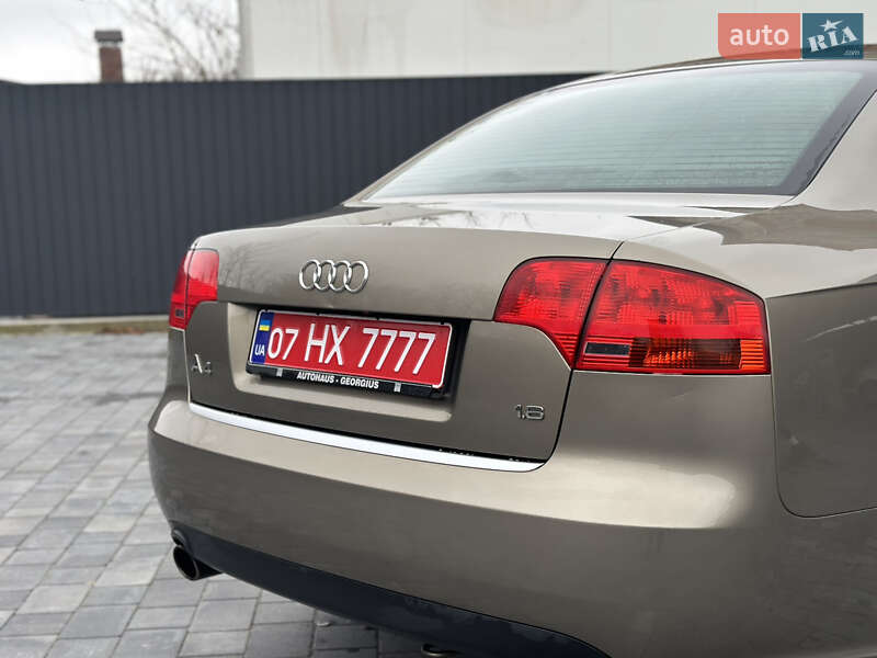 Седан Audi A4 2006 в Староконстантинове