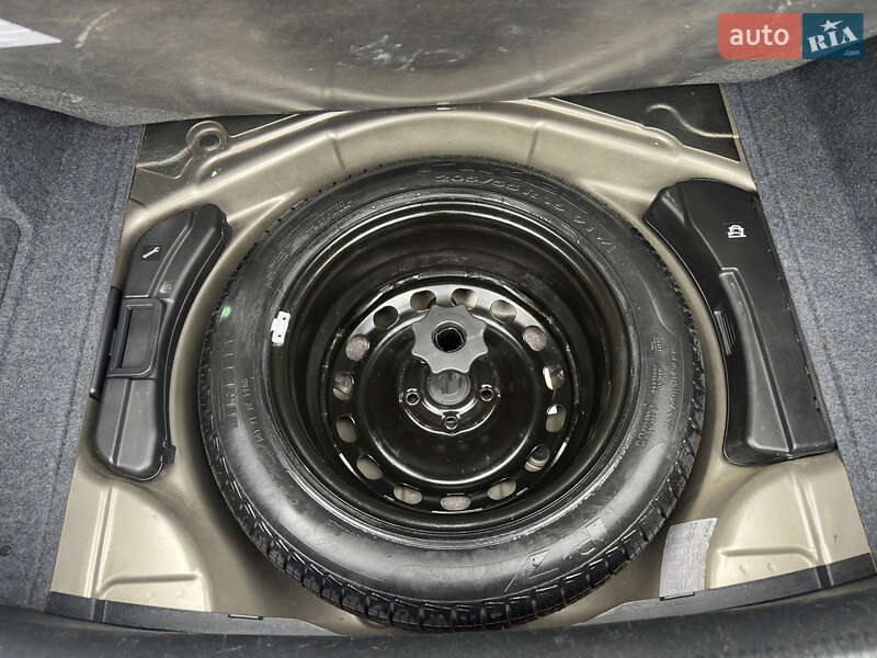 Седан Audi A4 2006 в Староконстантинове