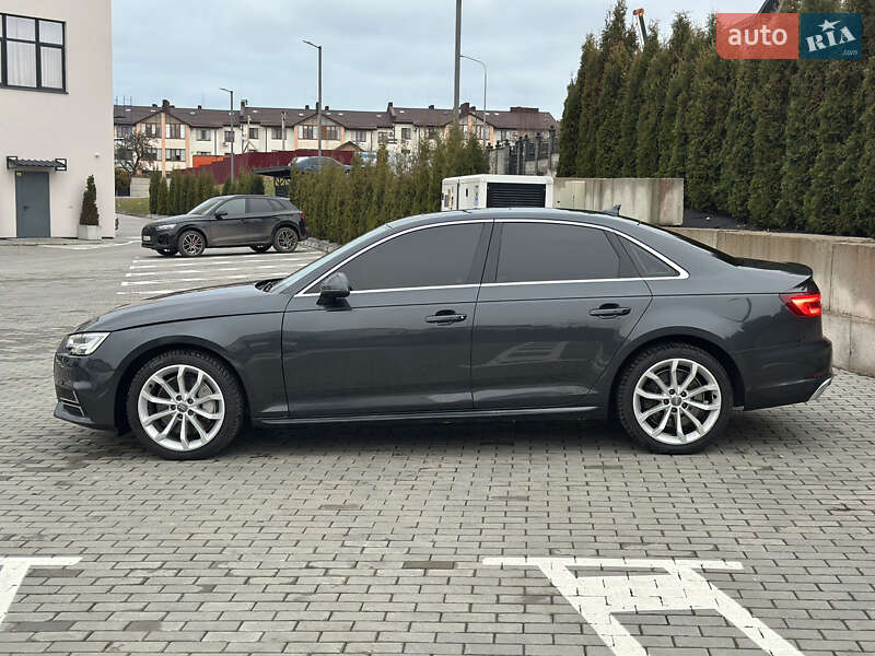 Седан Audi A4 2018 в Ровно