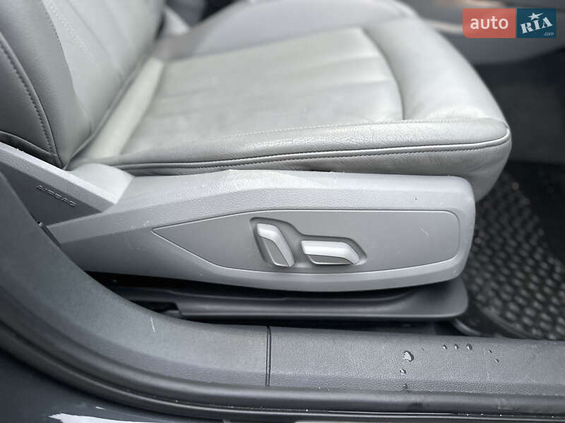 Седан Audi A4 2018 в Ровно