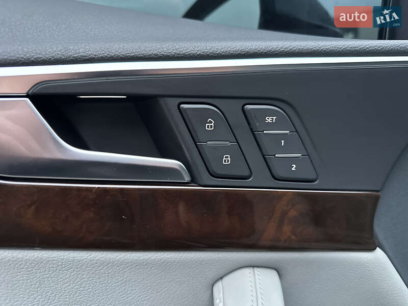 Седан Audi A4 2018 в Ровно
