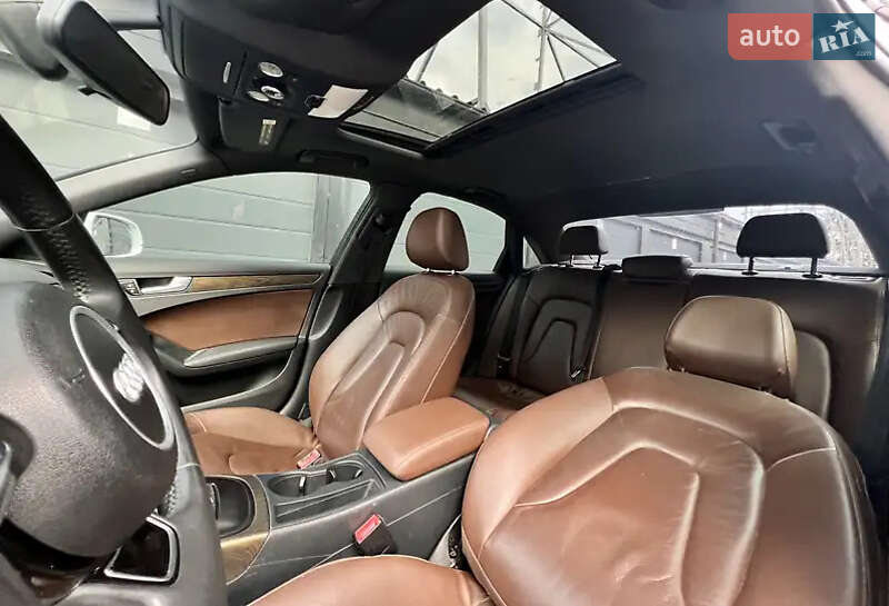 Седан Audi A4 2015 в Львове