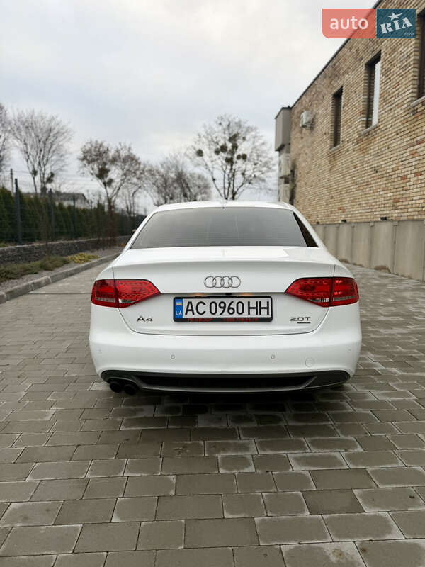 Седан Audi A4 2011 в Луцке