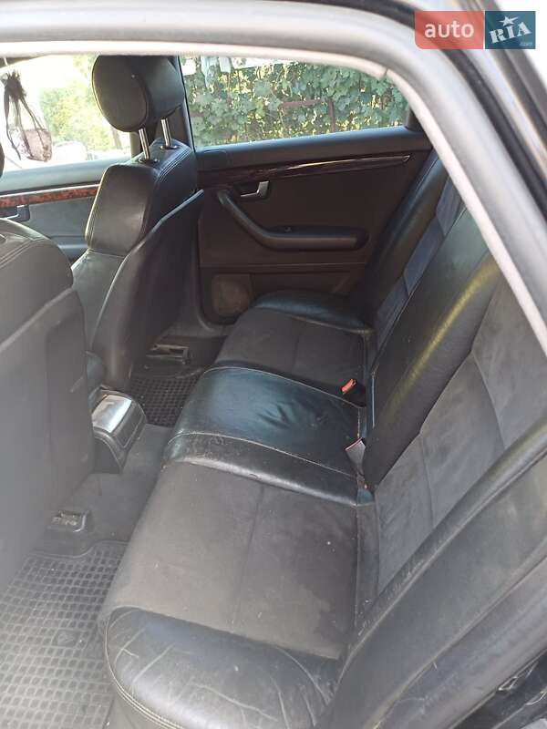 Седан Audi A4 2001 в Кельменцах