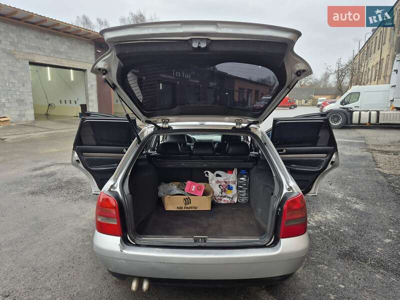 Универсал Audi A4 2000 в Ровно