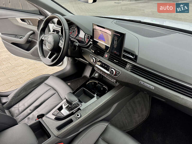 Седан Audi A4 2021 в Николаеве