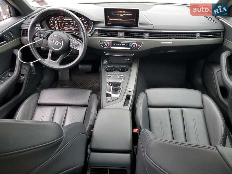 Седан Audi A4 2019 в Львове