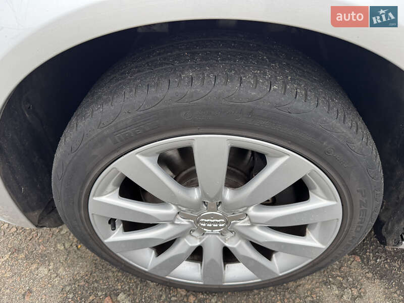 Седан Audi A4 2012 в Києві