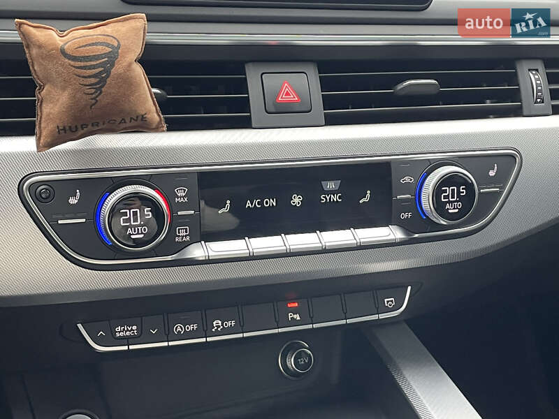 Седан Audi A4 2015 в Киеве